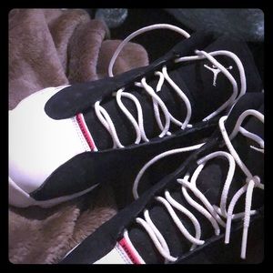 Air Jordan retro 13s. Sz 6y.